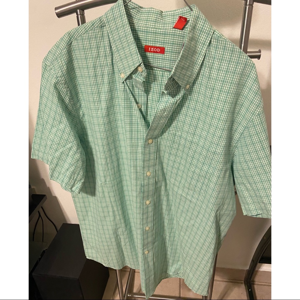 Izod Mens button down shirt
